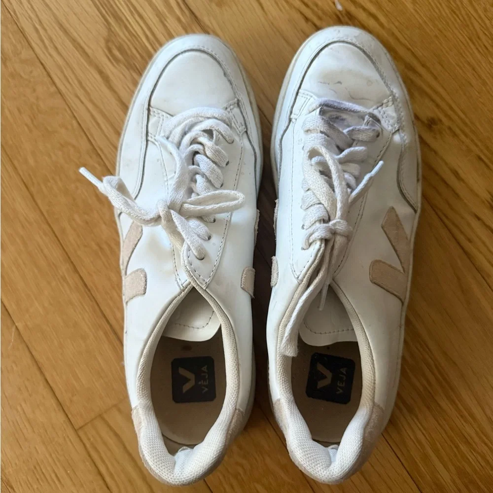 Veja White and Tan Men's Sneakers - Picture 1 of 4